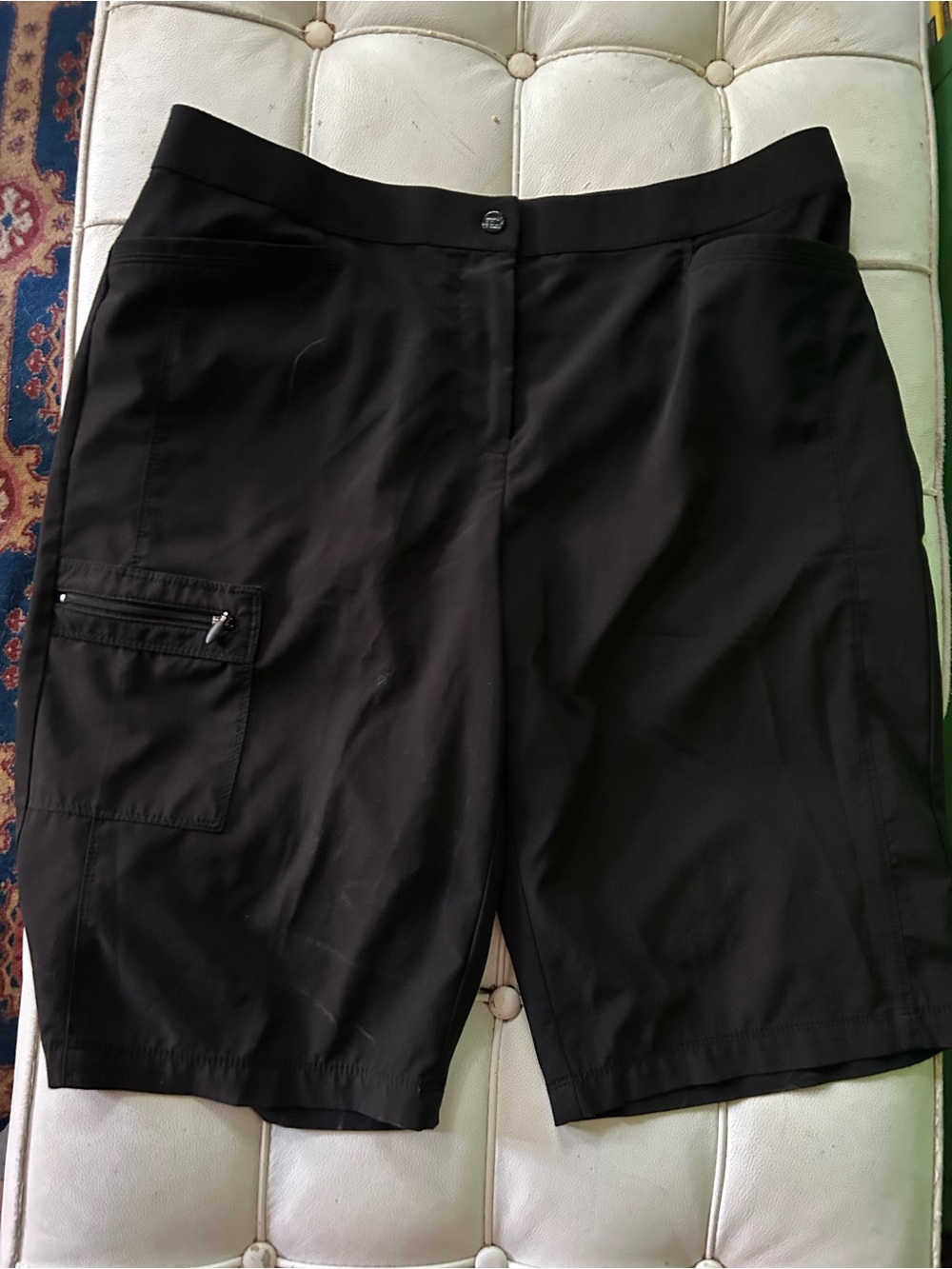 Chico's zenergy Black golf Bermuda Shorts Sz large